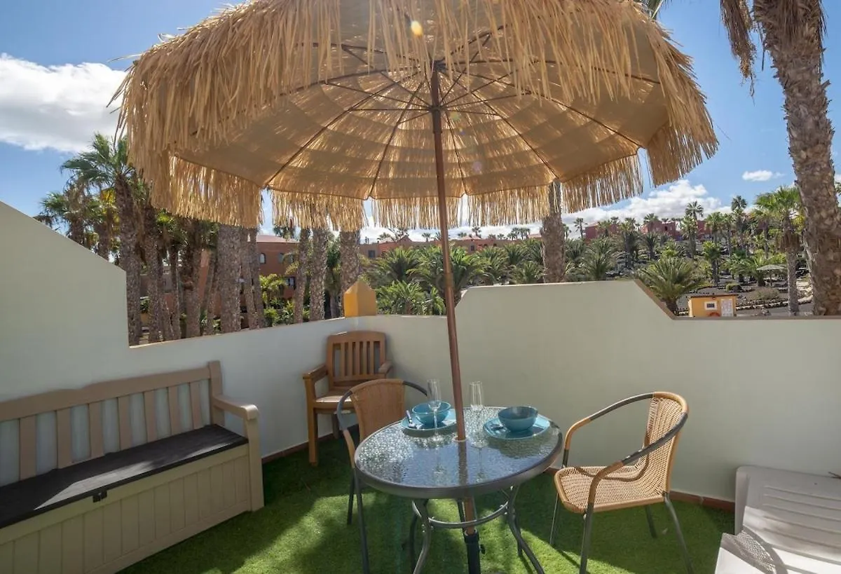 Oasis Royal 13 apartamento vista piscina Corralejo by Lightbooking España