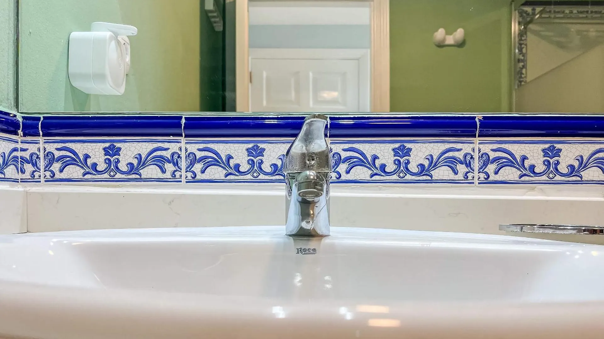Oasis Royal 13 apartamento vista piscina Corralejo by Lightbooking