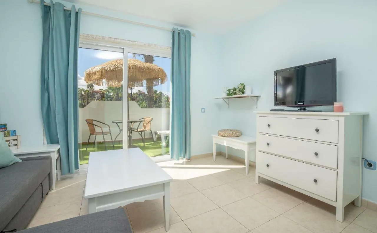 Oasis Royal 13 apartamento vista piscina Corralejo by Lightbooking